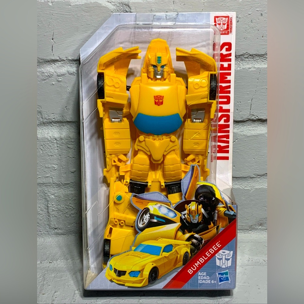 Hasbro Transformers Bumblebee Titan Toys Changers Action Figure 11"